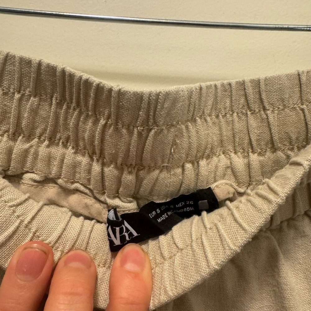 Linen Easy Drawstring Short - Picture 2 of 3